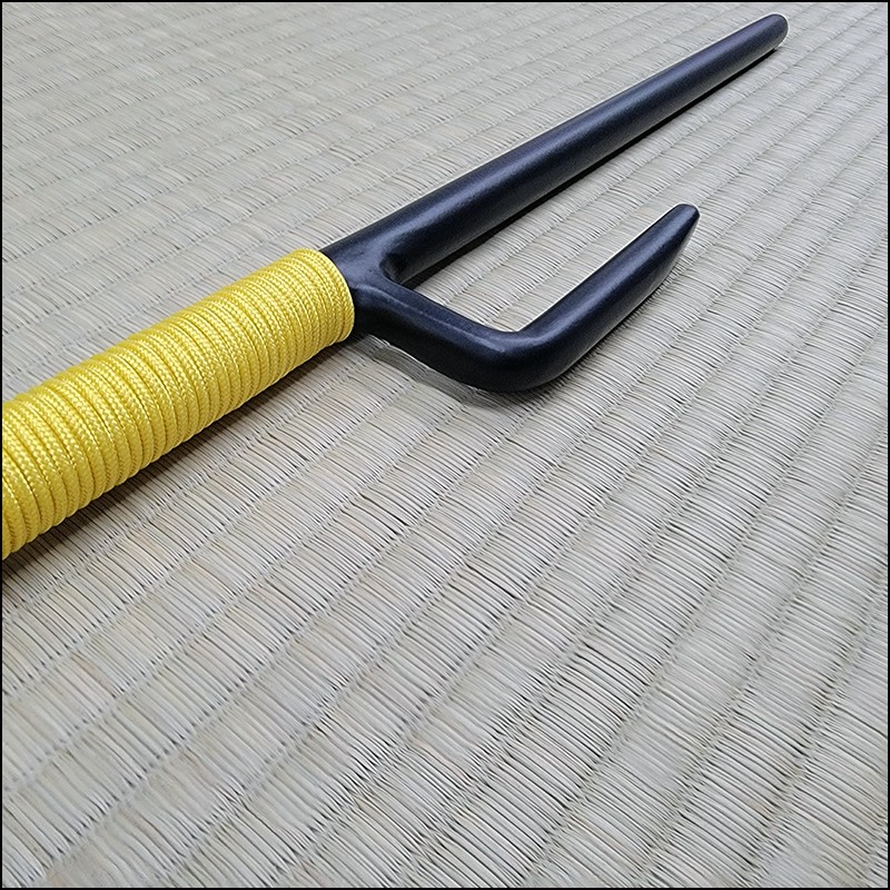 Jutte 5 - Black finish with yellow cord