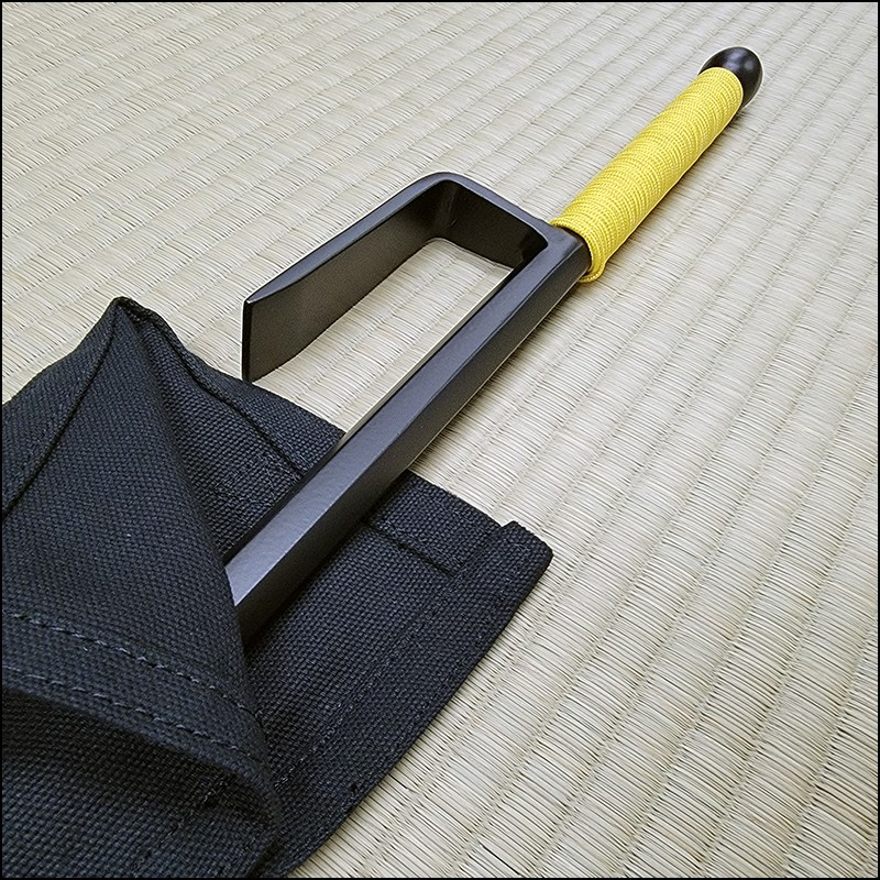 Jutte 2 - Black finish with yellow cord