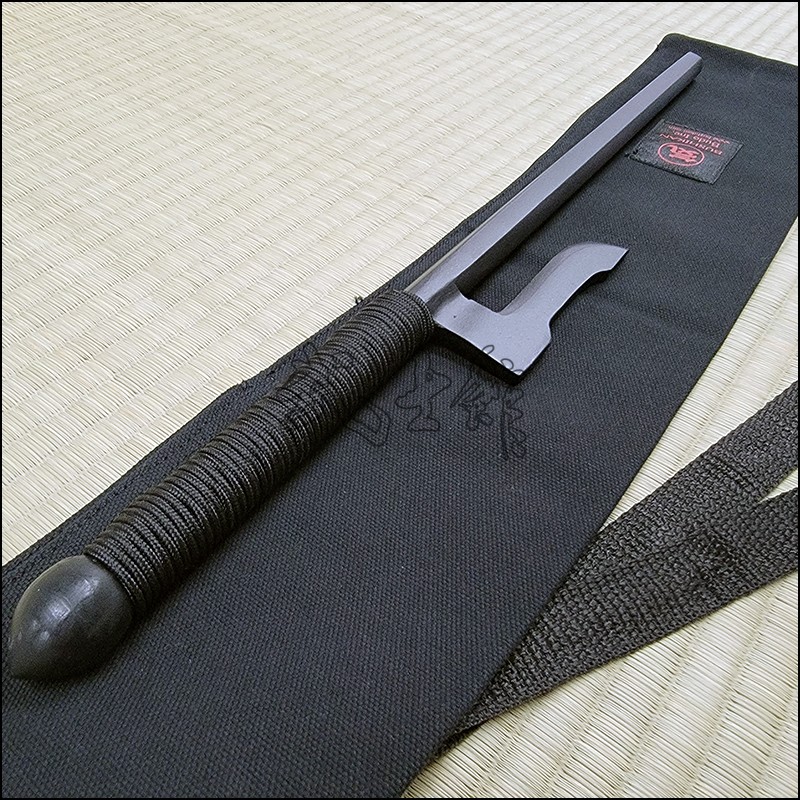 Jutte 4 - Black finish with black cord
