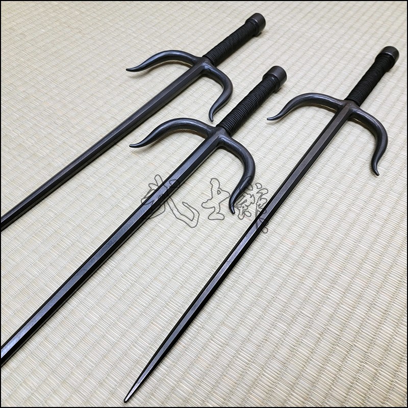 Sai 1 - Natural finish with black cord