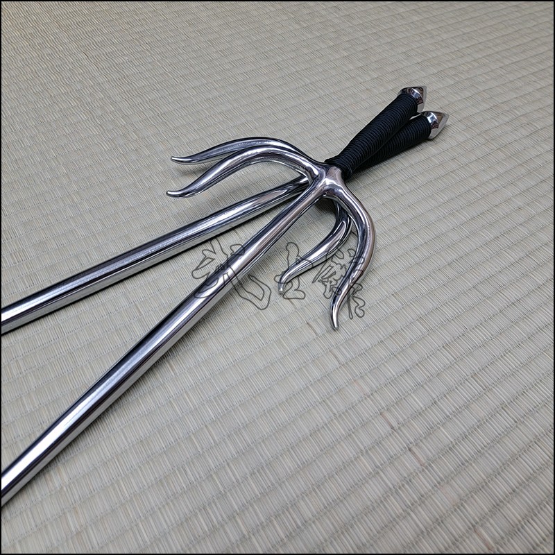 Sai 5 - Polished finish with black cord