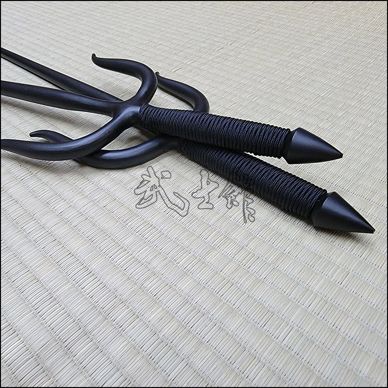 Sai 5 - Black finish with black cord